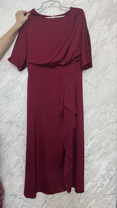 Продам платье вечерное одевала на пару часов