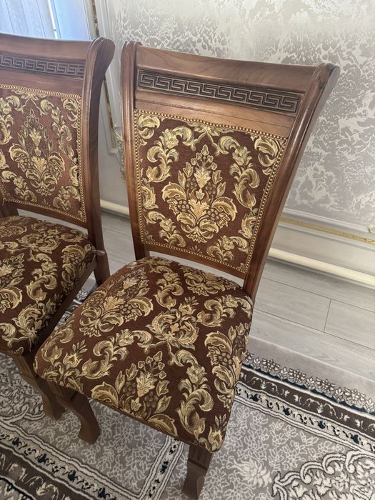 Обеденный стол со стульями (12 шт) в классическом стиле