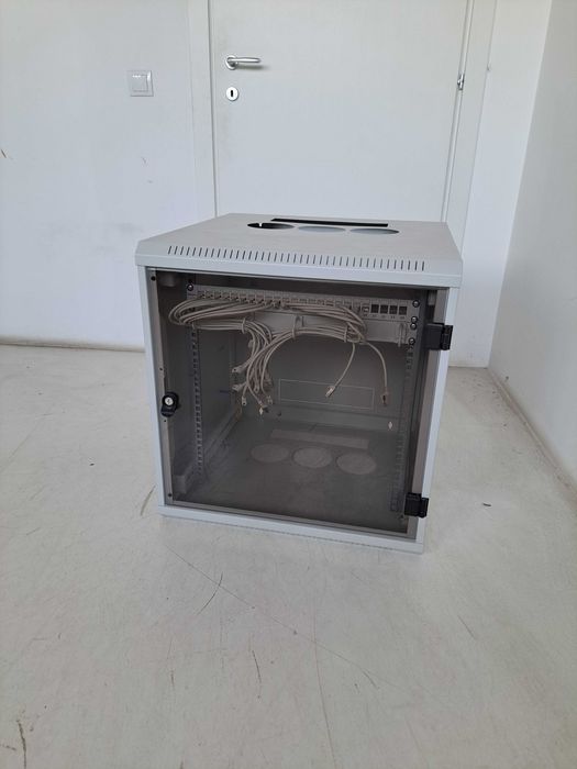 Rack server dulap cablare schrack technik