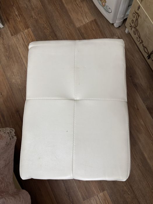 Пуфик и тумбочка