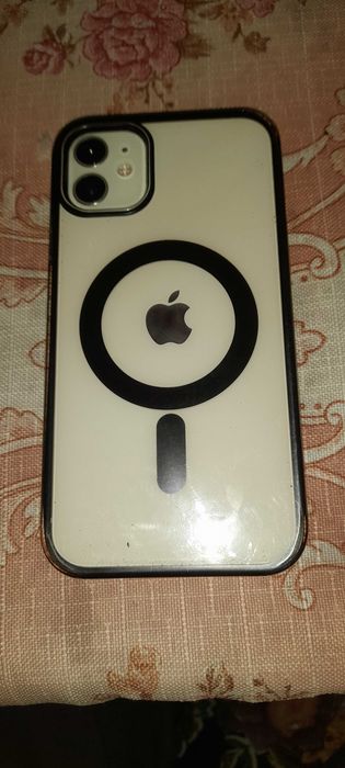 Айфон 11 128 белий