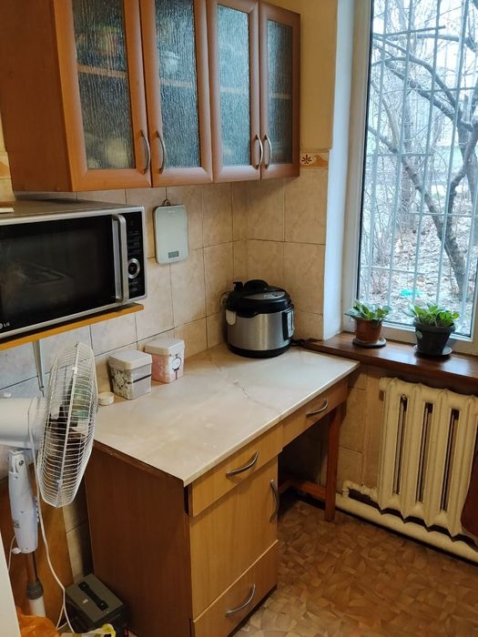 Продам кухонный гарнитур бу