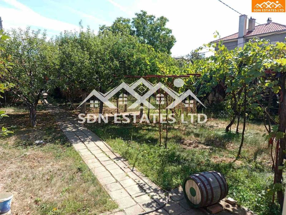 Продава се етаж от къща в района на парк „Розариум“, гр. Казанлък