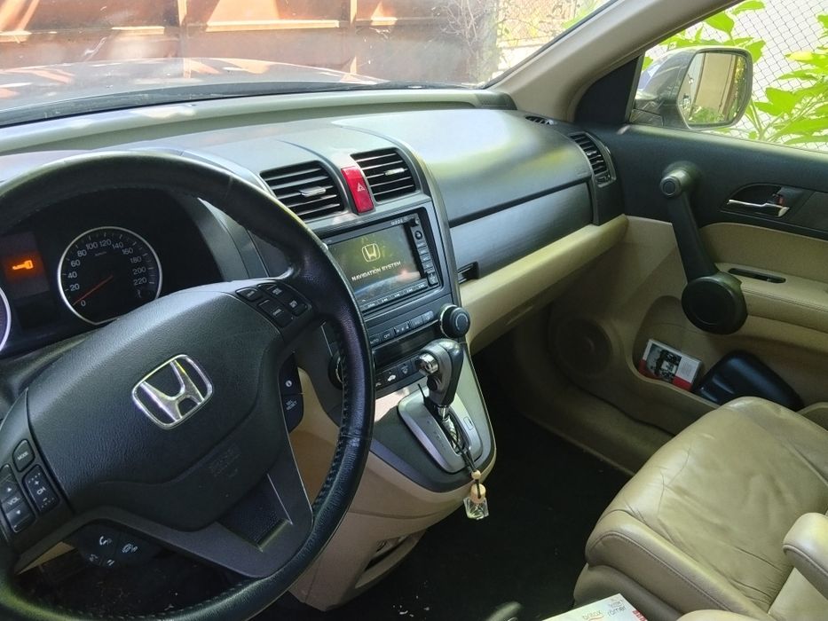 Продавам HONDA CRV