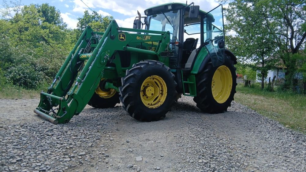 Tractor Jhon Deer 6220 cu incarcator anul  2006