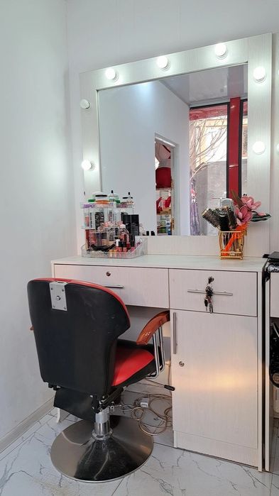 Салон учун мебель сотилади