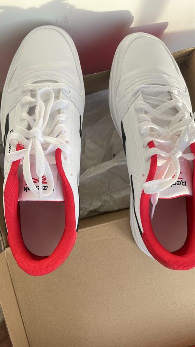 Продам кроссовки reebok покапал в интертоп