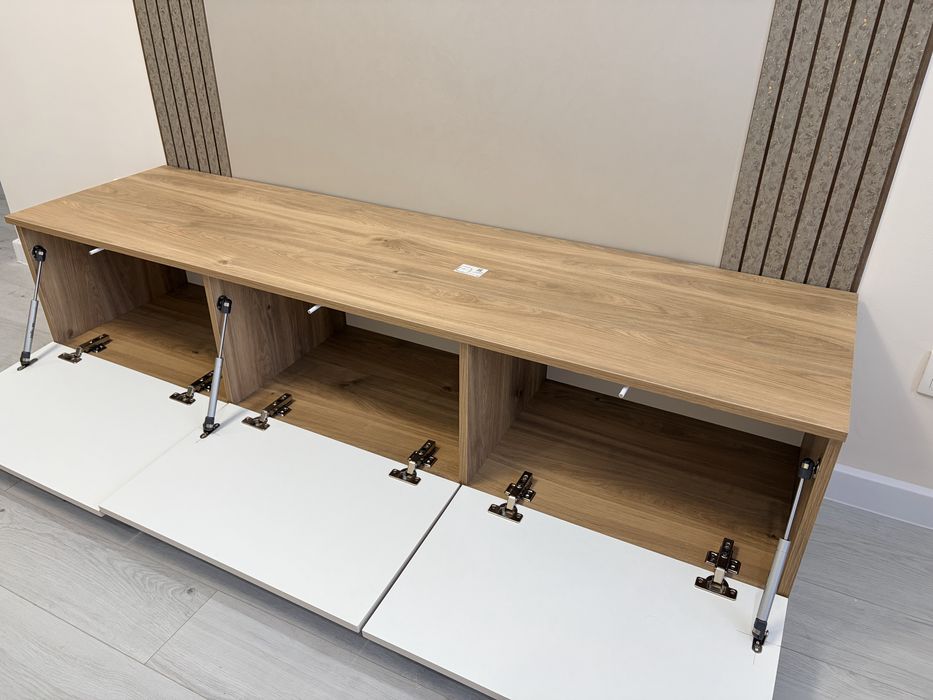 Продаётся стильная тумба / ТВ-консоль