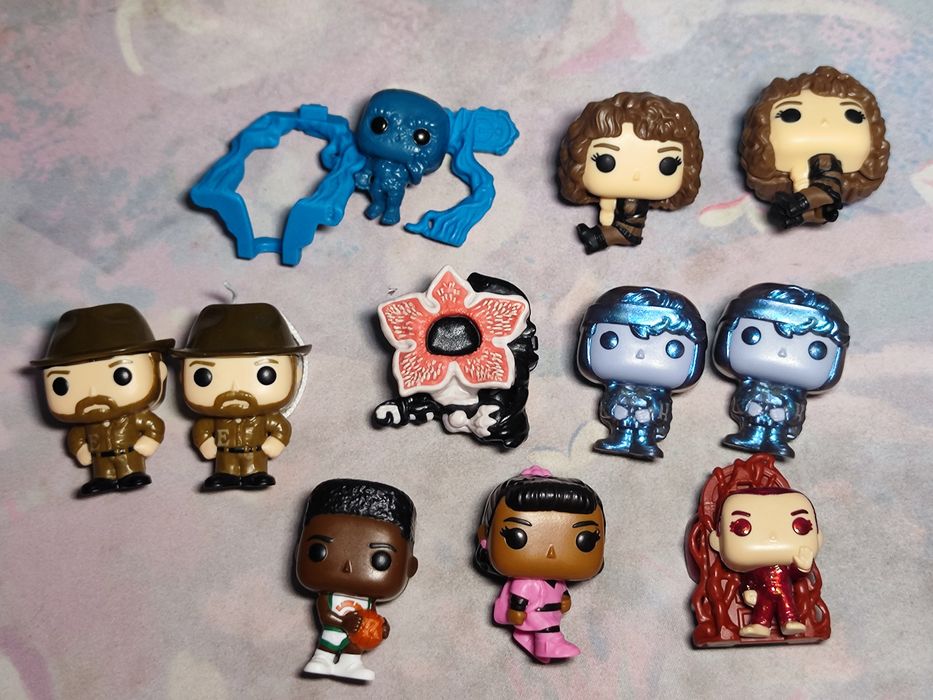 Kinder joy stranger things фигурки