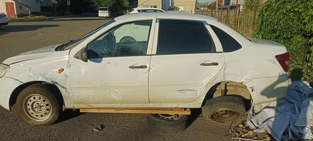 Автомобиль Лада Гранта