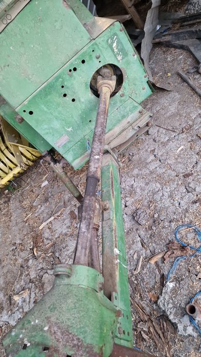 Presa John Deere 342A