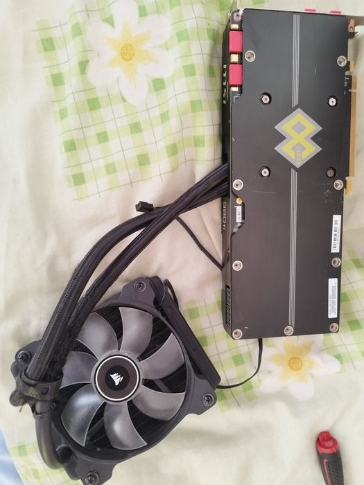 MSI SEA Hawk GTX 980 Ti  в добро състояние