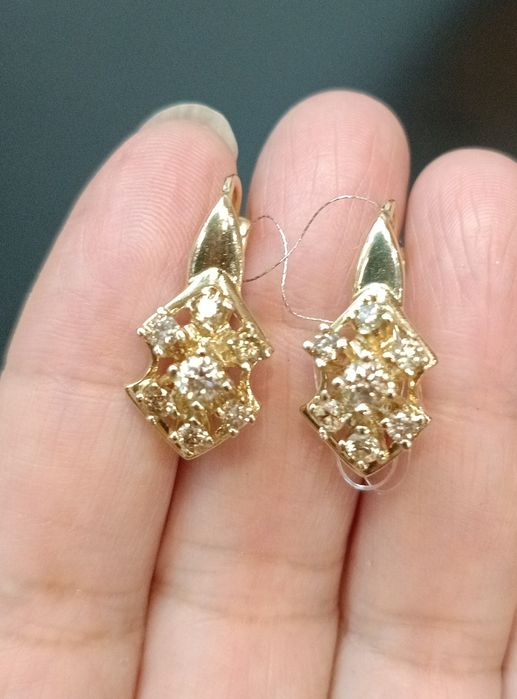 Серьги золотые с бриллиантами