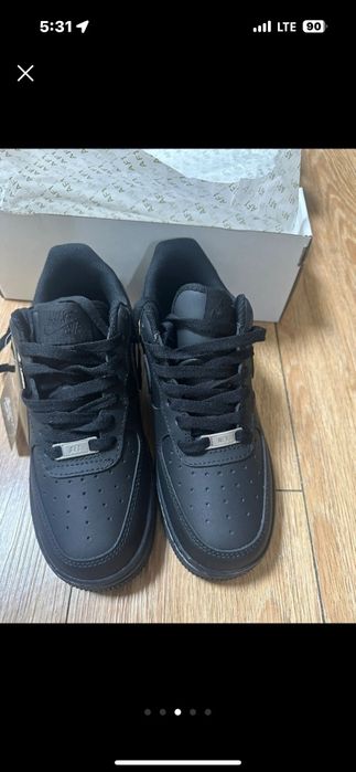 Продам кроссовки в оригинале