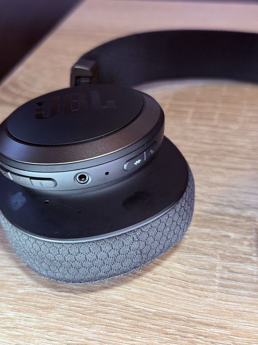 JBL Live 650BTNC безжични Bluetooth слушалки с активно шумопотискане (ANC)