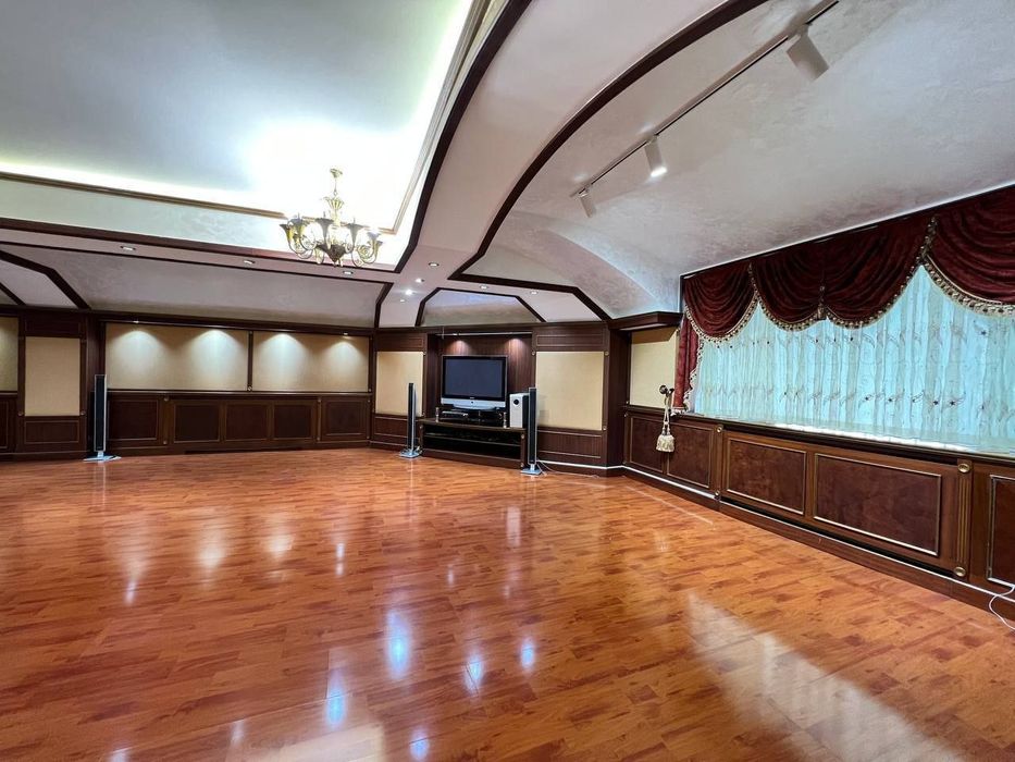 Продаётся 5ти комнатная квартира,ул Шахрисабзская, Габус