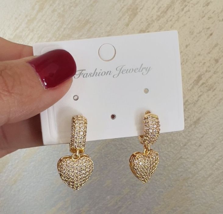 Нови дамски обеци , часовник , гривни и колие