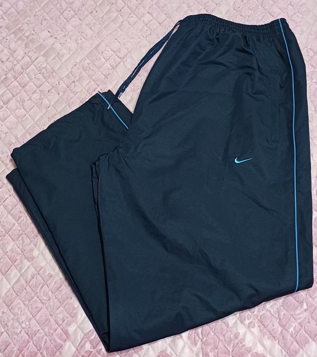 Продам спортивный костюм