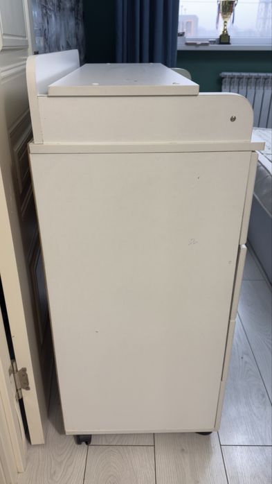 Продам манеж и комод в белом цвете.