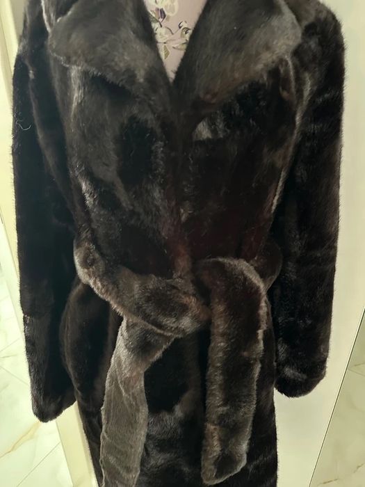 Zara Haina Palton blana nurca maro