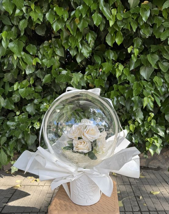 Кристален бабъл балон с цвете или плюшена играчка