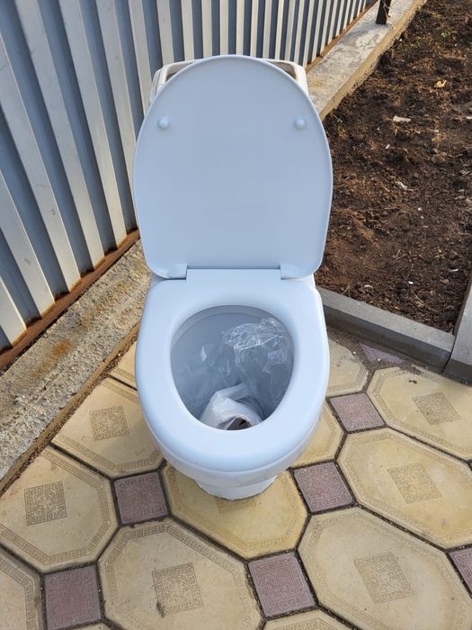 Унитаз в отличном состояний