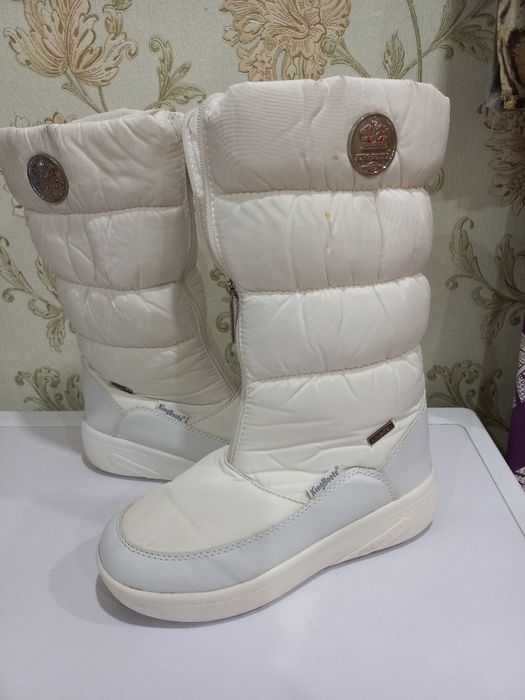 Сапоги женские. Белые