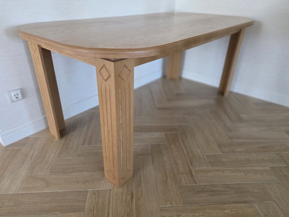 Трапезна и холна маса от естествен фурнир