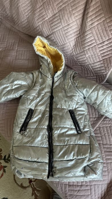 Продам детскую куртку.