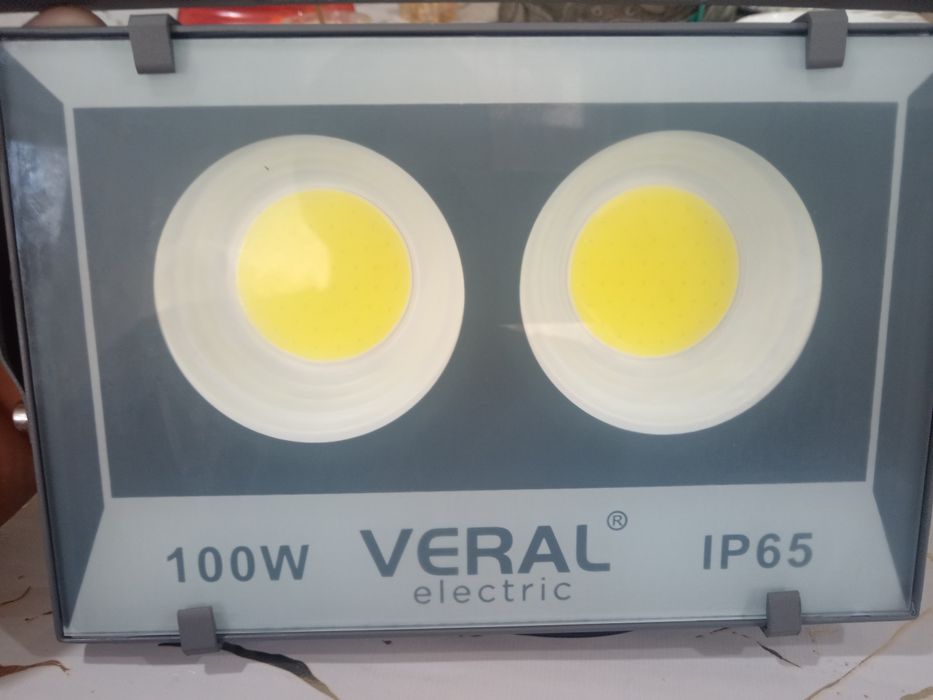 Veral led 100 w projektor