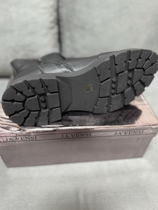 Продам зимние сапоги