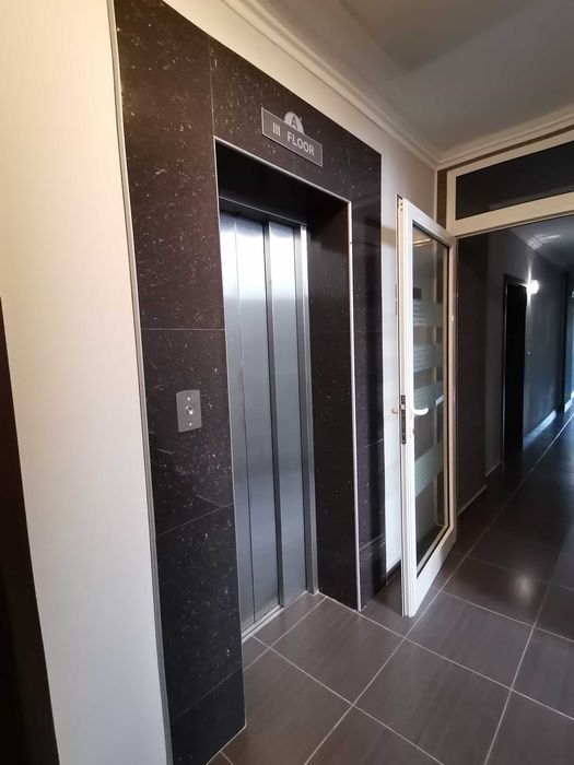 Дава се под наем Тристаен апартамент в к.к. Слънчев бряг - 80 кв.м за 178.5 € - Снимка #1