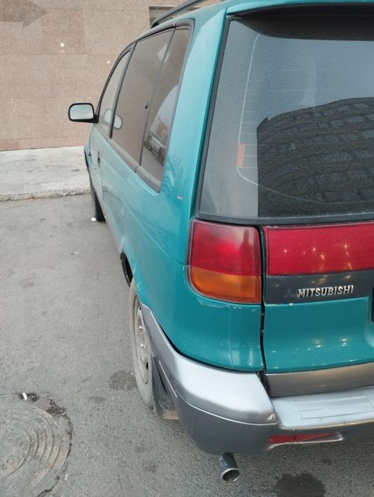 Митсубиси спейс вагон