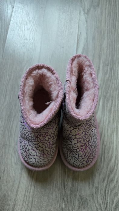 Детски ботуши за момиче.