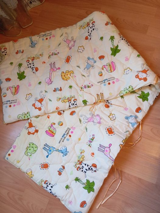 Продам детский матрас и бортики на манеж