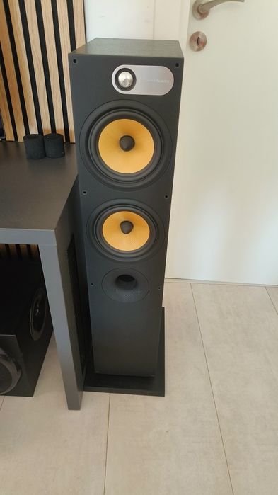 B&W 684 S2 подови тонколони