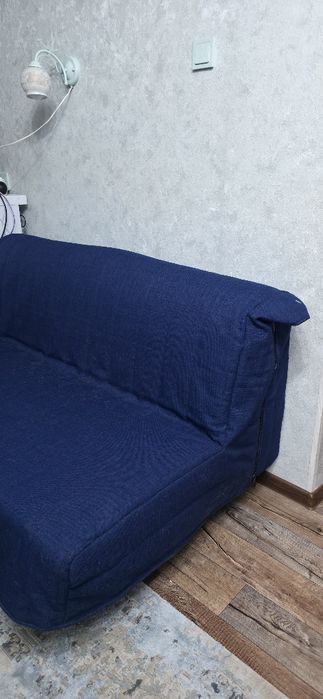 Диван Ikea темно-синий
