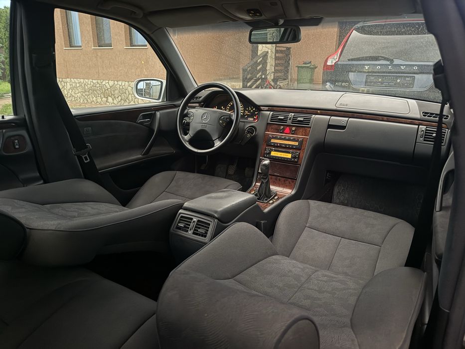 Mercedes Benz w210 E 220* 143cp* 1999!!!