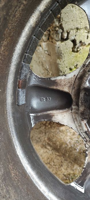 Алуминиеви оригинални джанти 15"  7J×15H2 ET 37 без болтове