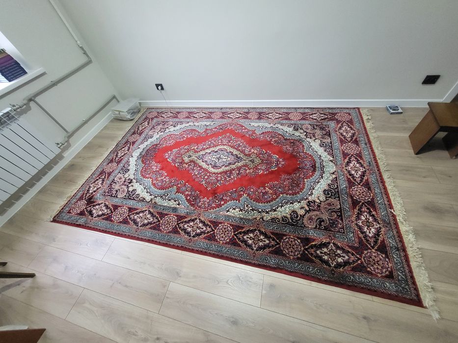 Продам шикарный ковер 3 на 2
