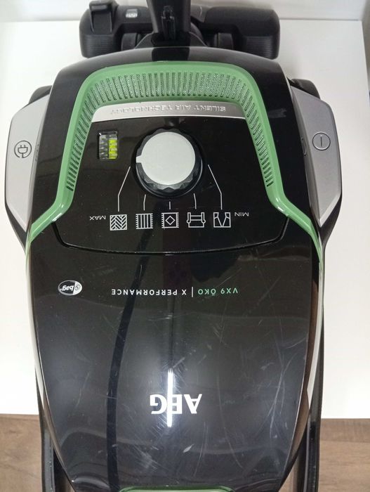 AEG VX9-2-ÖKO прахосмукачка с торбичка 700W – тиха, работи отлично