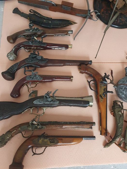 Pistoale,pusti panoplie etc