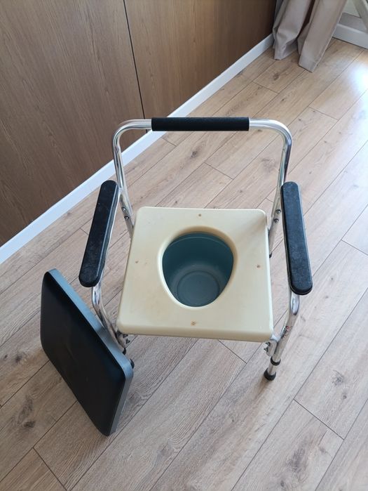 Био-Уборная. В Хорошем Состоянии!!!