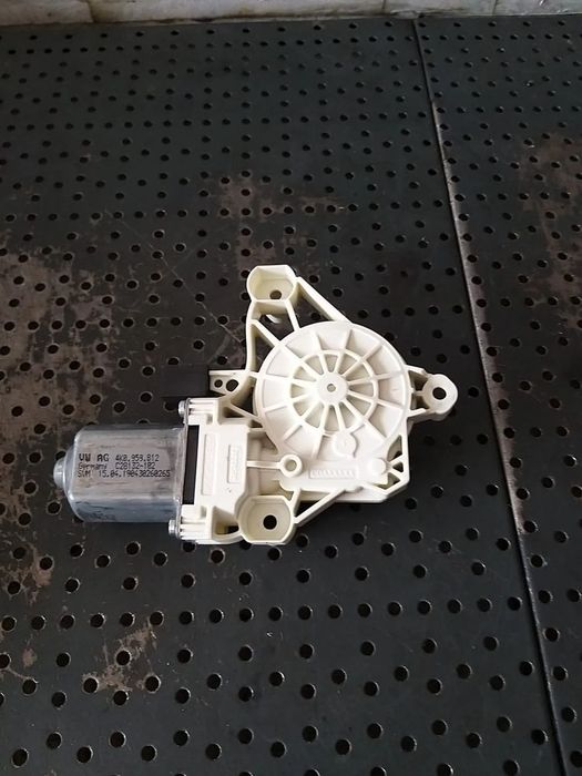 Motoras macara geam dreapta spate audi a6 c8 4k 4k0959812 c28132102