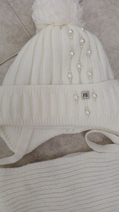 Зимняя шапка с шарфом