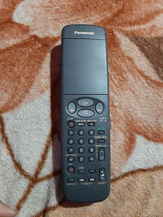 Vând telecomandă originală panasonic în stare bună video recorder