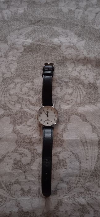 Ръчен часовник Q&Q 3 bar водоустойчив