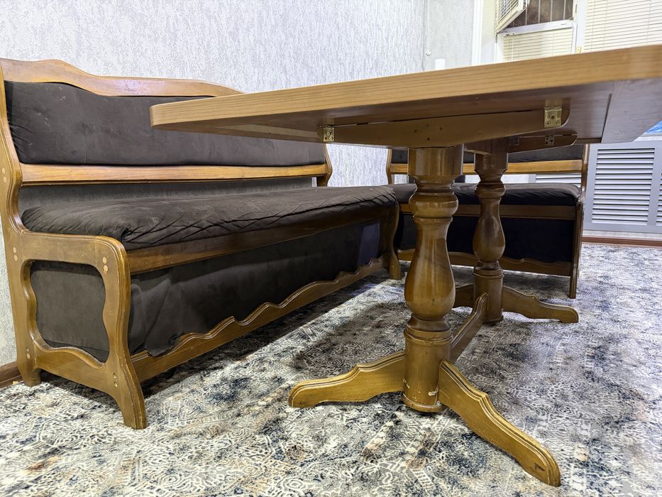 Кухонный стол и уголок мебель