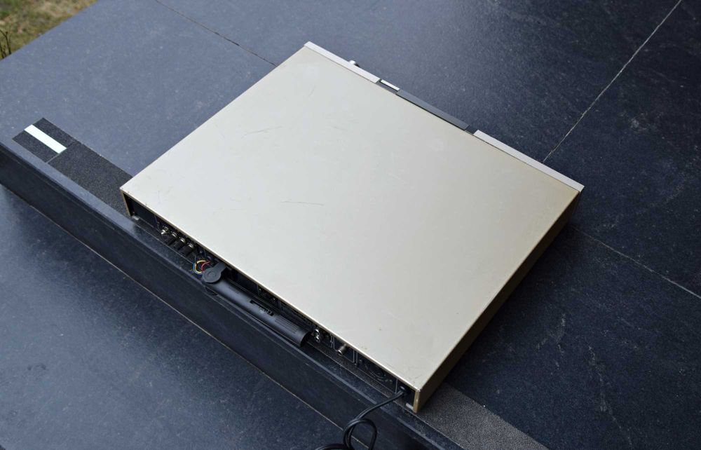 Tuner Pioneer F-5, radio