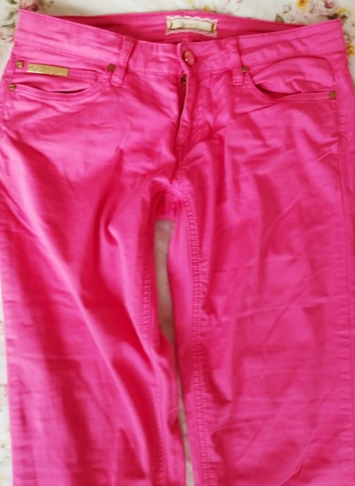 Vând blugi noi din Italia 3 perechi